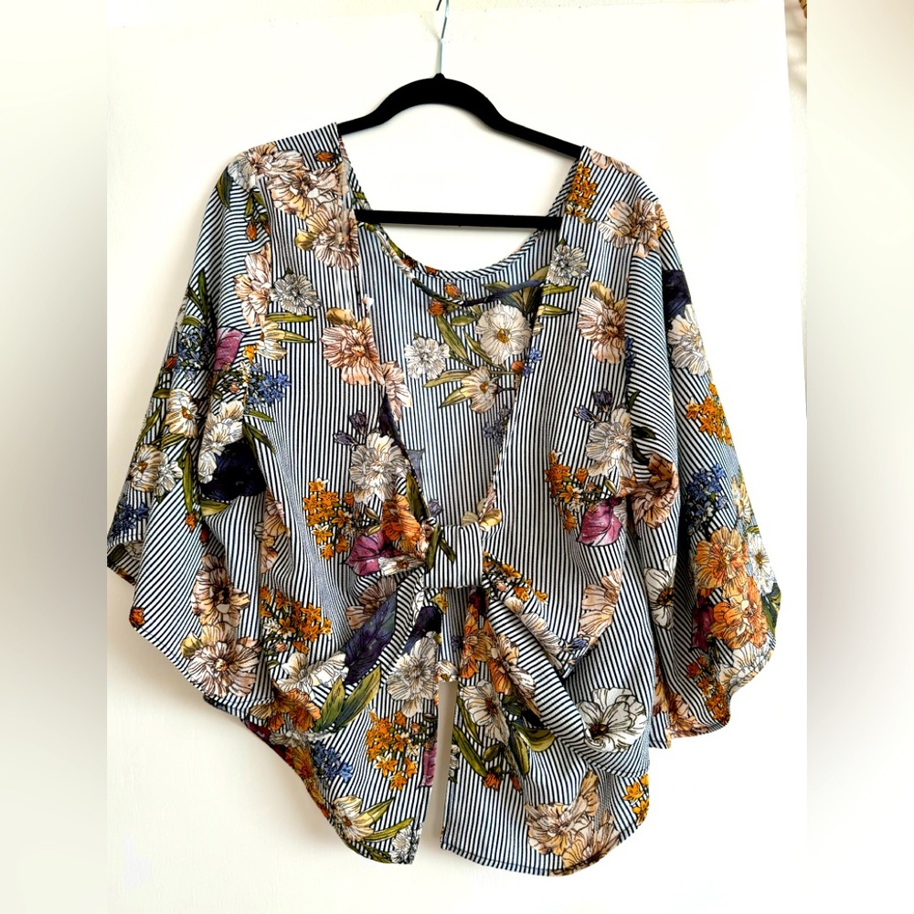 Open Back Floral Bell Sleeved Top - PLUS SIZE 3X